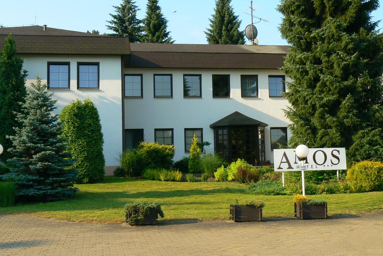 Hotel Amos Fulnek Exterior foto